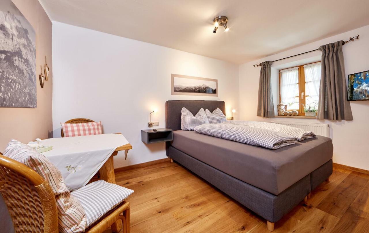 Ferienwohnung Graseck การ์มิช-พาร์เทนเคียร์เชน ภายนอก รูปภาพ